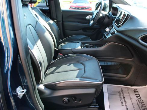 Used 2023 Chrysler Pacifica Limited w/ Uconnect Theater Family Group AWD/4WD image 54