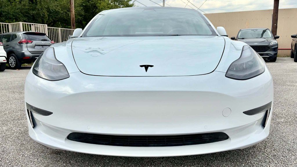 Used 2022 Tesla Model 3 Long Range AWD/4WD image 2