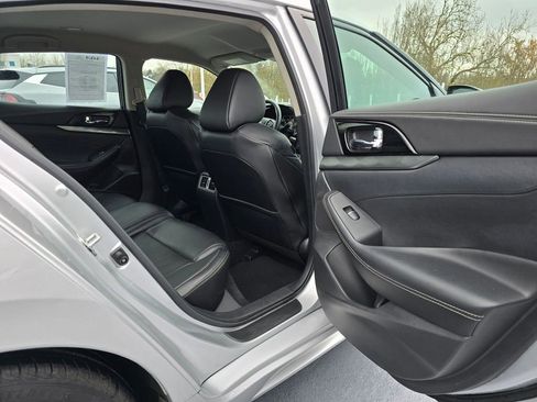 Used 2021 Nissan Maxima 3.5 SV w/ Floor Mat Group image 15