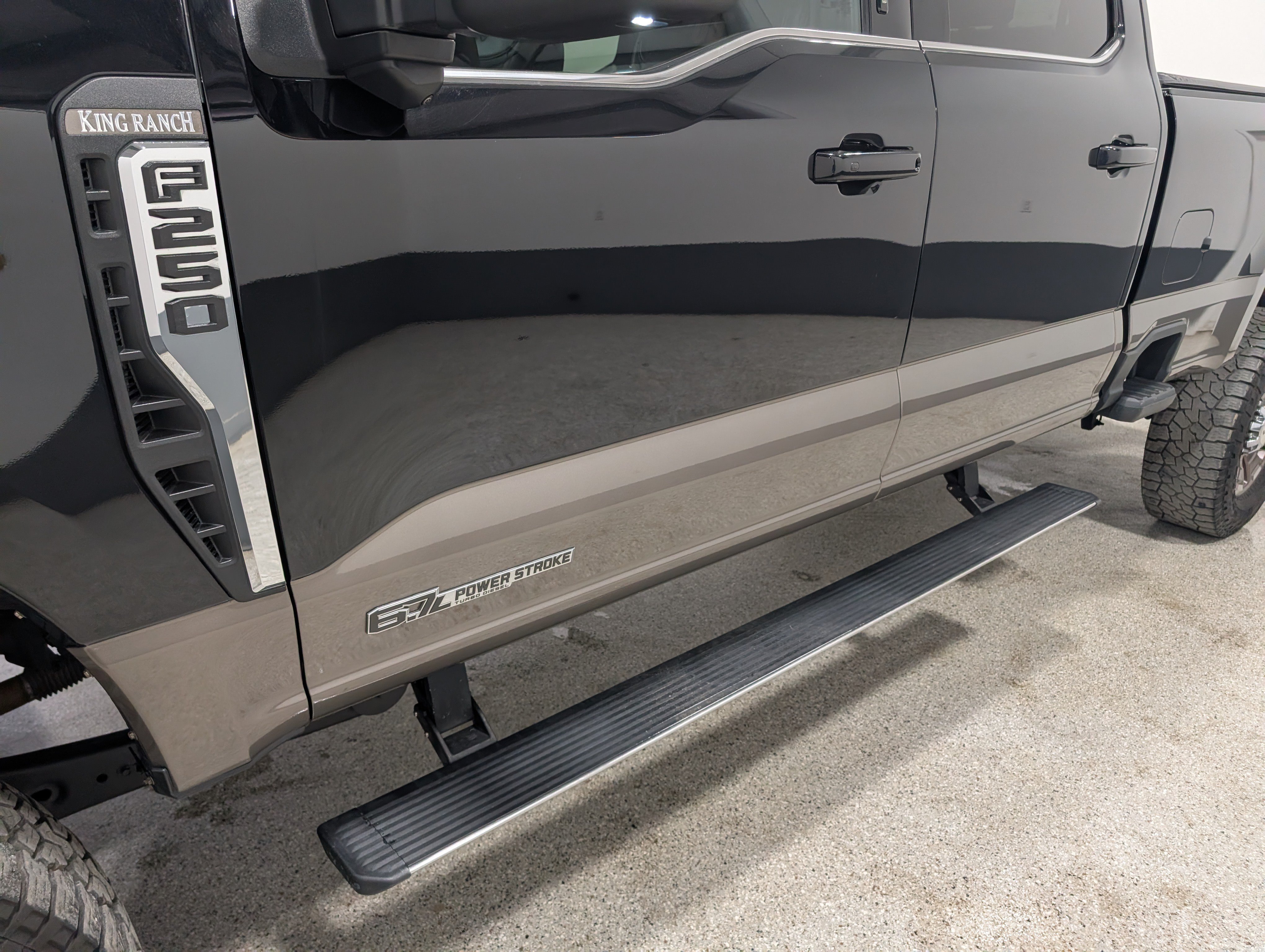 Used 2023 Ford F250 King Ranch AWD/4WD image 9