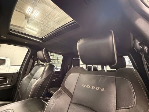 Used 2019 RAM 2500 Laramie w/ Black Appearance Package AWD/4WD image 26