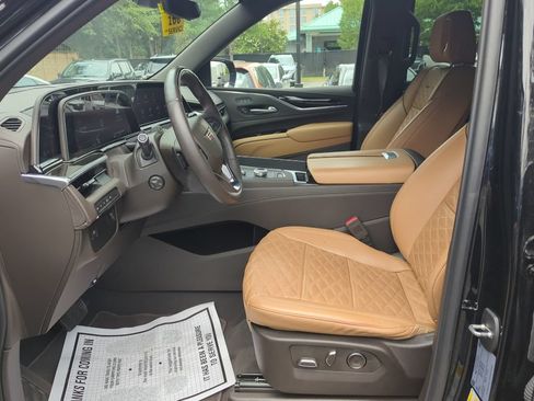 Used 2023 Cadillac Escalade Premium Luxury AWD/4WD image 9