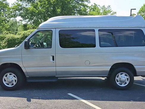 Used 2011 Ford E-350 and Econoline 350 XL w/ PWR Windows & Locks Group RWD image 5