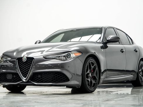 Used 2022 Alfa Romeo Giulia Ti RWD image 11