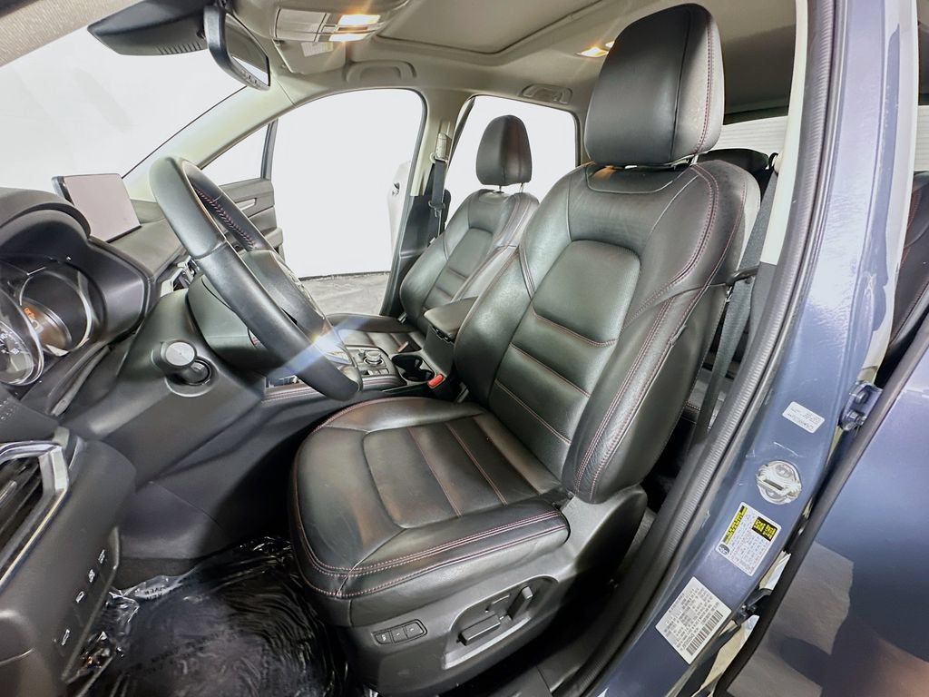 Used 2025 MAZDA CX-5 Carbon Edition AWD/4WD image 17
