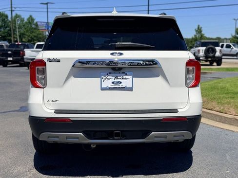Certified 2023 Ford Explorer XLT w/ Equipment Group 202A RWD image 6