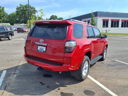 Used 2024 Toyota 4Runner SR5 Premium AWD/4WD image 4