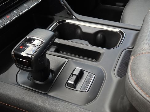 Certified 2024 GMC Sierra 1500 AT4 w/ Technology Package AWD/4WD image 27
