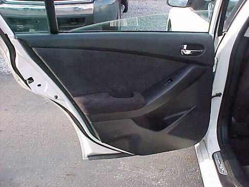Used 2009 Nissan Altima 2.5 S FWD image 9