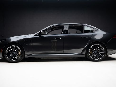Used 2025 BMW M5 w/ M Driver's Package AWD/4WD image 18