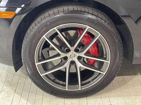 Certified 2024 Porsche Macan S AWD/4WD image 13