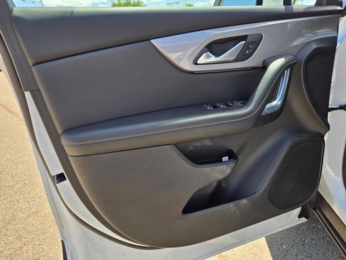 Used 2025 Chevrolet Blazer LT AWD/4WD image 14