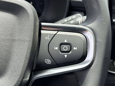 New 2024 Volvo XC40 B5 Plus w/ Climate Package AWD/4WD image 9