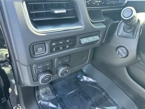 Certified 2023 Chevrolet Suburban High Country AWD/4WD image 13