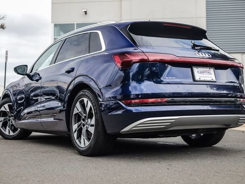 Used 2022 Audi e-tron Premium Plus AWD/4WD image 24