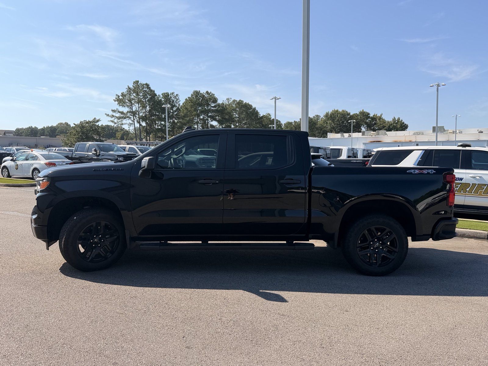 Used 2024 Chevrolet Silverado 1500 Custom w/ Turbomax Blackout Package AWD/4WD image 9