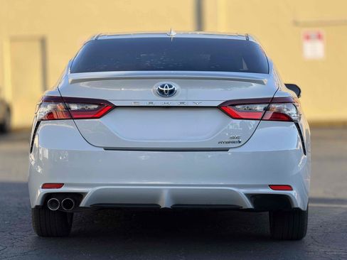 Used 2022 Toyota Camry SE FWD image 8