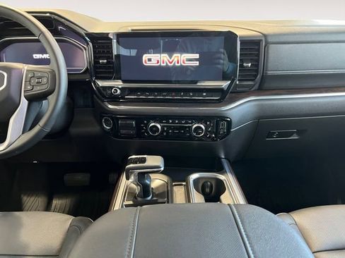 Used 2024 GMC Sierra 1500 SLT w/ SLT Premium Plus Package AWD/4WD image 9