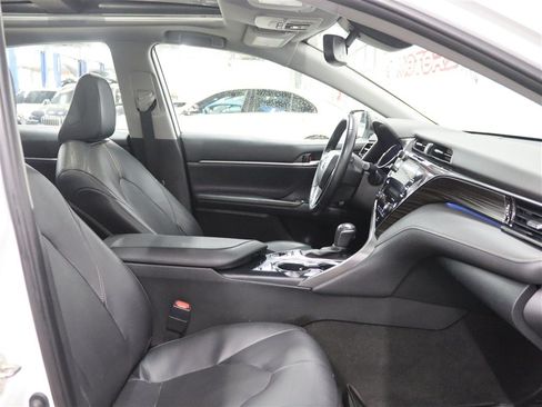 Used 2020 Toyota Camry XLE FWD image 26