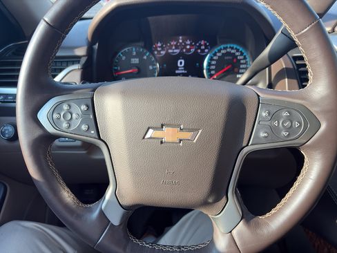 Used 2018 Chevrolet Suburban Premier image 19