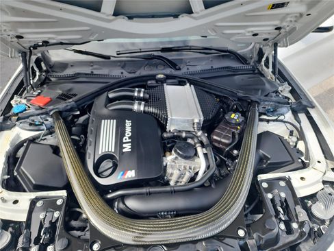 Used 2018 BMW M4 Convertible image 15