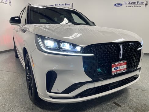 Used 2025 Lincoln Aviator Reserve w/ Equipment Group 201A image 37