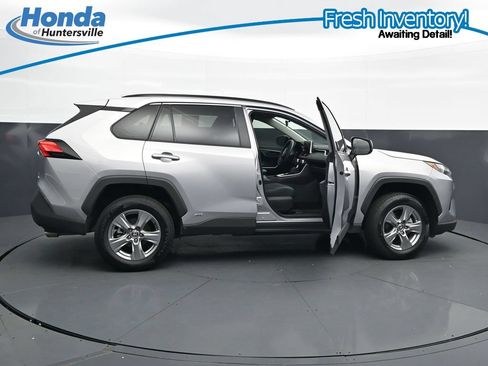 Used 2024 Toyota RAV4 LE AWD/4WD image 33