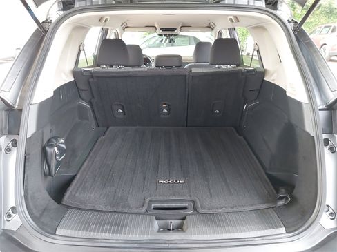 Used 2023 Nissan Rogue SV image 12
