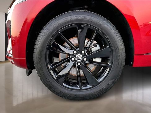 Used 2024 Jaguar F-PACE R-Dynamic S image 32