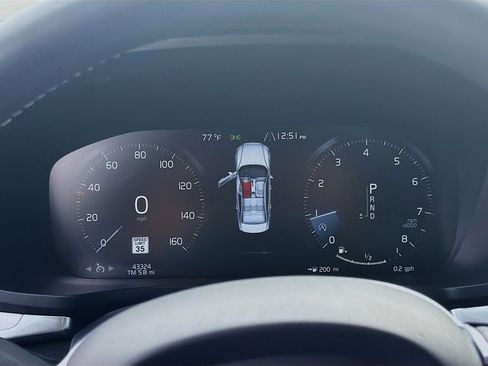 Used 2020 Volvo S60 T5 Momentum image 11