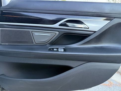 Used 2019 BMW 750i xDrive w/ Executive Package image 48