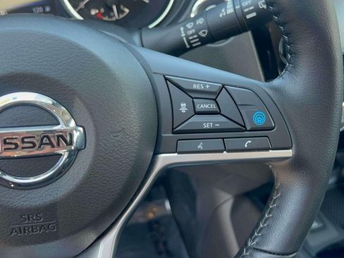 Used 2022 Nissan Rogue Sport SL AWD/4WD image 16