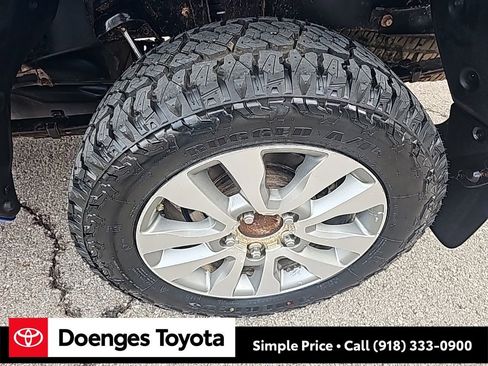 Used 2017 Toyota Tundra Limited image 22