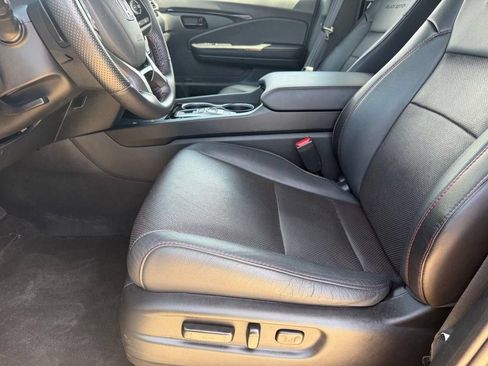 Used 2024 Honda Passport Black Edition image 10