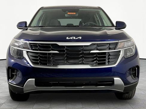 New 2026 Kia Seltos LX FWD image 2