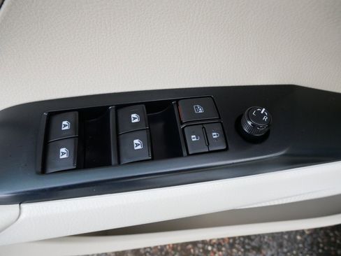 Used 2019 Toyota Camry LE image 19