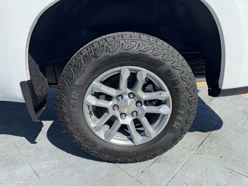 New 2025 Chevrolet Silverado 1500 LT image 3