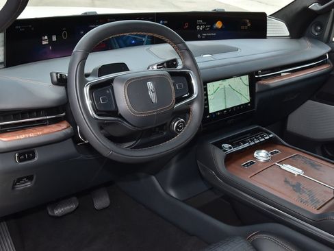 New 2027 Lincoln Navigator Black Label AWD/4WD image 39