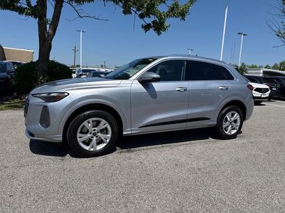 Used 2025 Audi Q5 Premium w/ Convenience Package