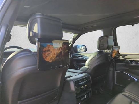 Used 2023 Jeep Wagoneer Series II w/ Convenience Group I image 15