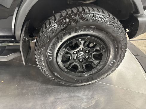 Used 2023 Ford Bronco Wildtrak image 14