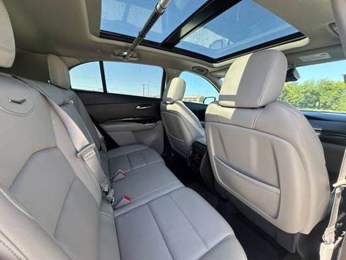 Used 2022 Cadillac XT4 Premium Luxury w/ Enhanced Visibility Package FWD image 9