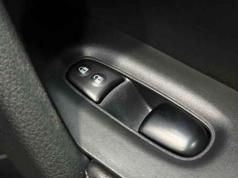 Used 2016 Nissan Rogue SL AWD/4WD image 11