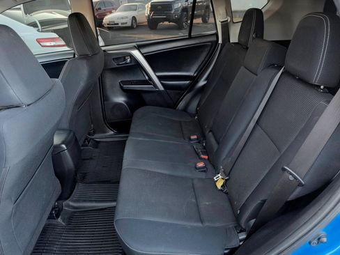 Used 2018 Toyota RAV4 XLE w/ All Weather Liner Package FWD image 18