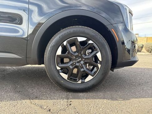 Used 2024 Kia Sorento S image 10