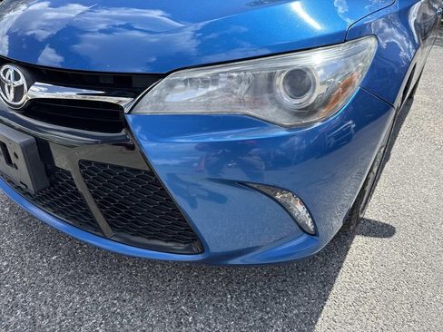 Used 2017 Toyota Camry SE image 10