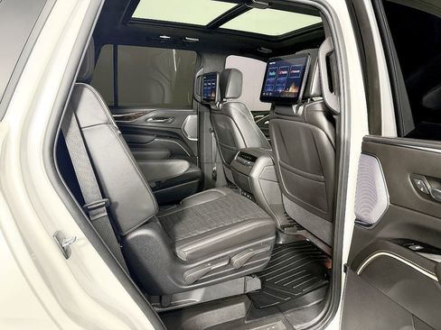 Used 2022 Cadillac Escalade Sport Platinum w/ Heavy-Duty Trailer Package AWD/4WD image 56