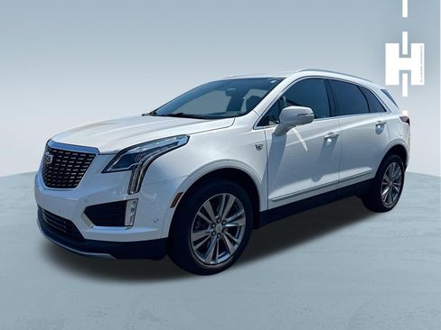 Used 2023 Cadillac XT5 Premium Luxury w/ Technology Package FWD image 3