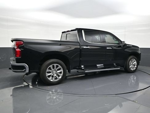 Used 2022 Chevrolet Silverado 1500 LTZ RWD image 2