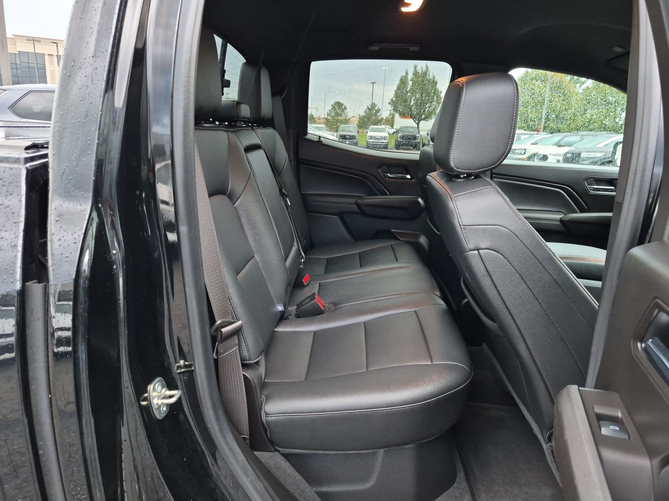 Used 2024 Chevrolet Colorado LT w/ LT Convenience Package III AWD/4WD image 33